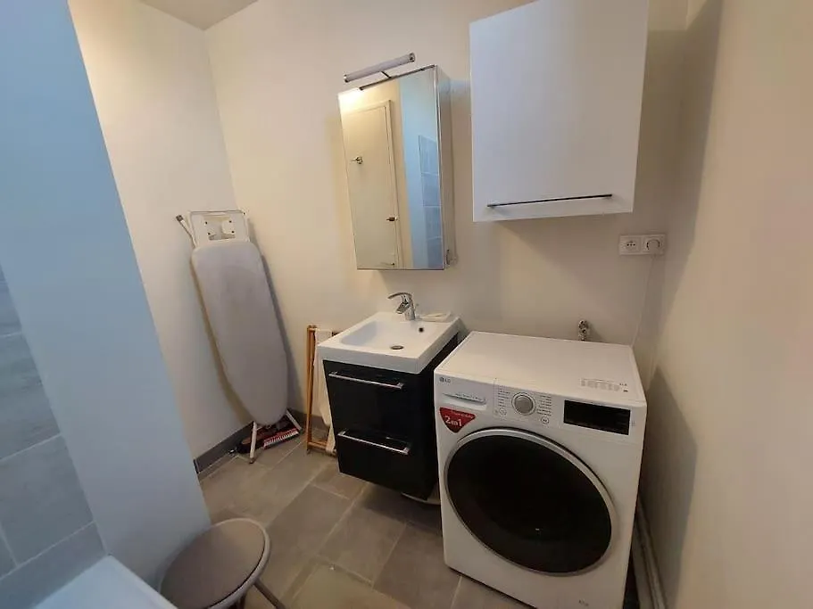 Apartment With Tour Eiffel View And Montmartre Paris France